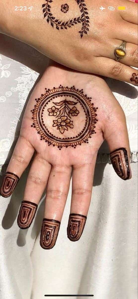 95+ Top Trending Stylish Front Hand Mehndi Designs for Fashion Lovers 4 Stylish Front Hand Mehndi Designs