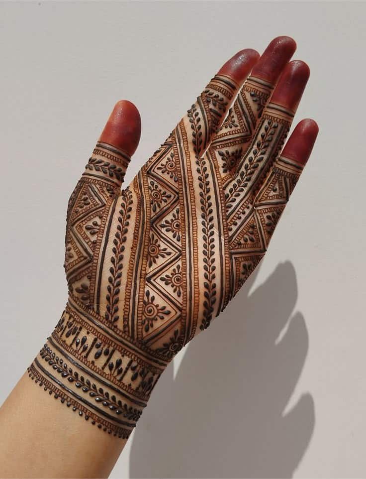 95+ Top Trending Stylish Front Hand Mehndi Designs for Fashion Lovers 5 Stylish Front Hand Mehndi Designs