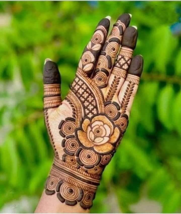 95+ Top Trending Stylish Front Hand Mehndi Designs for Fashion Lovers 41 Stylish Floral Mehndi Design Front Hand
