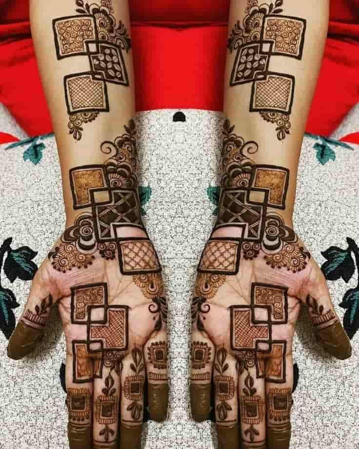 95+ Top Trending Stylish Front Hand Mehndi Designs for Fashion Lovers 44 Geometric Mehndi Design Front Hand