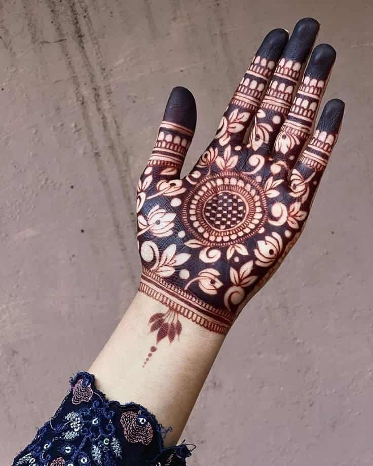 95+ Top Trending Stylish Front Hand Mehndi Designs for Fashion Lovers 39 Stylish Floral Mehndi Design Front Hand