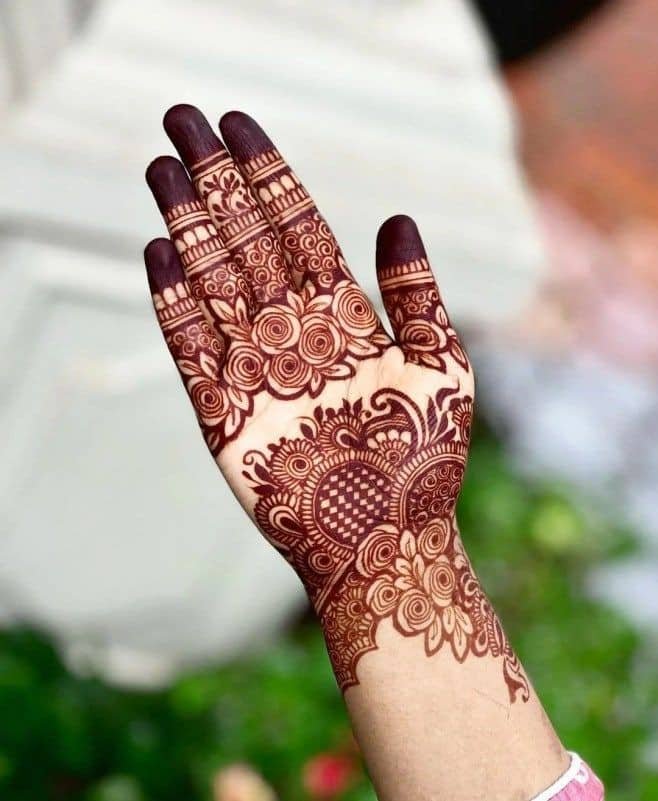 95+ Top Trending Stylish Front Hand Mehndi Designs for Fashion Lovers 35 Stylish Floral Mehndi Design Front Hand