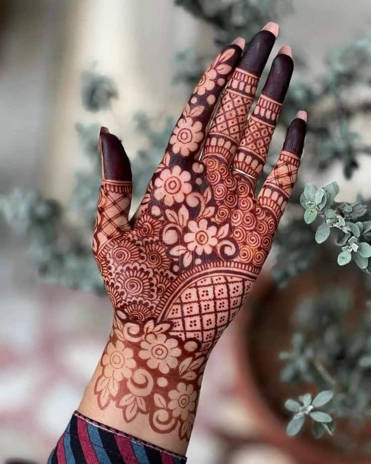 95+ Top Trending Stylish Front Hand Mehndi Designs for Fashion Lovers 32 Stylish Front Hand Mehndi Design