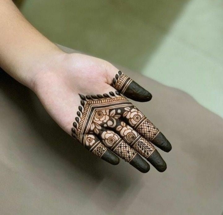 Top 60+ Front Finger Mehndi Design Trends of 2025 26 Front Finger Mehndi Design