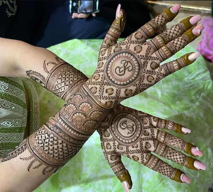 Top 50+ Modern Engagement Mehndi Designs Ideas 32 Modern Engagement Mehndi Designs Back Hand