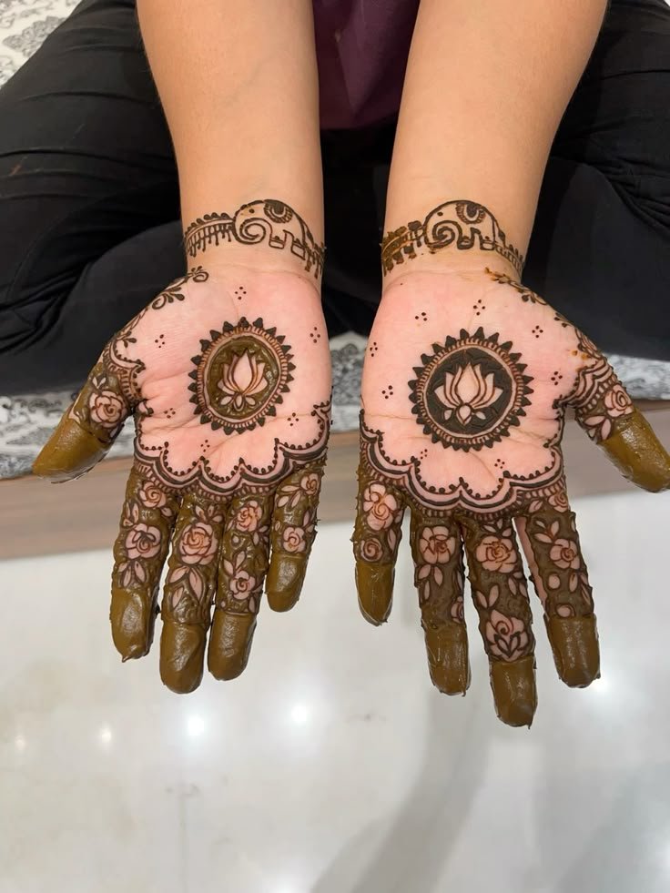 Latest Flower Mehndi Designs for Front Hands – Perfect for Any Occasion 46 1000143617 Flower Mehndi Designs
