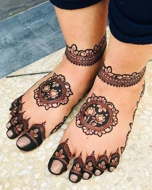 Top 50 Foot Finger Mehndi Designs to Elevate Your Bridal Look 46 Foot Finger Mehndi Designs