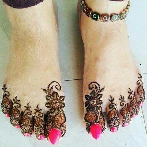 Top 50 Foot Finger Mehndi Designs to Elevate Your Bridal Look 36 Foot Finger Mehndi Designs