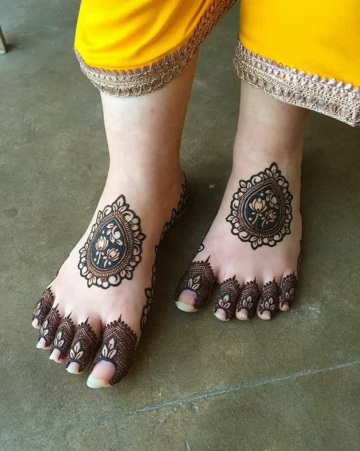 Top 50 Foot Finger Mehndi Designs to Elevate Your Bridal Look 40 Foot Finger Mehndi Designs