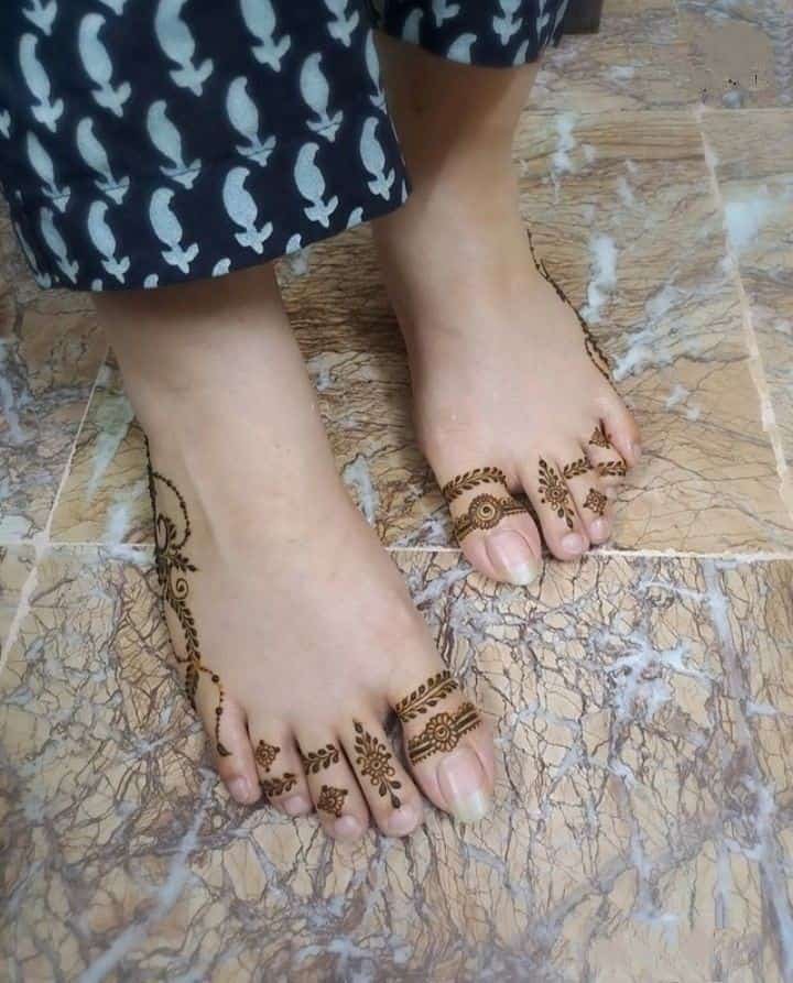 Top 50 Foot Finger Mehndi Designs to Elevate Your Bridal Look 32 Foot Finger Mehndi Designs