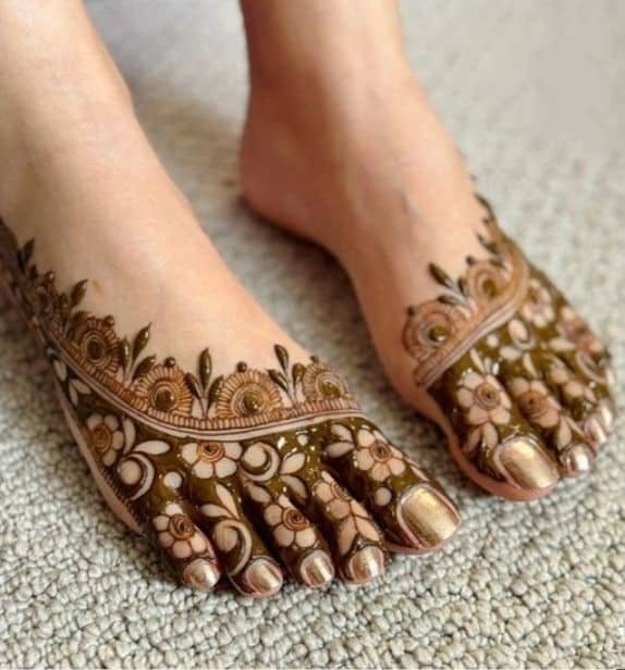 Top 50 Foot Finger Mehndi Designs to Elevate Your Bridal Look 13 Foot Finger Mehndi Designs