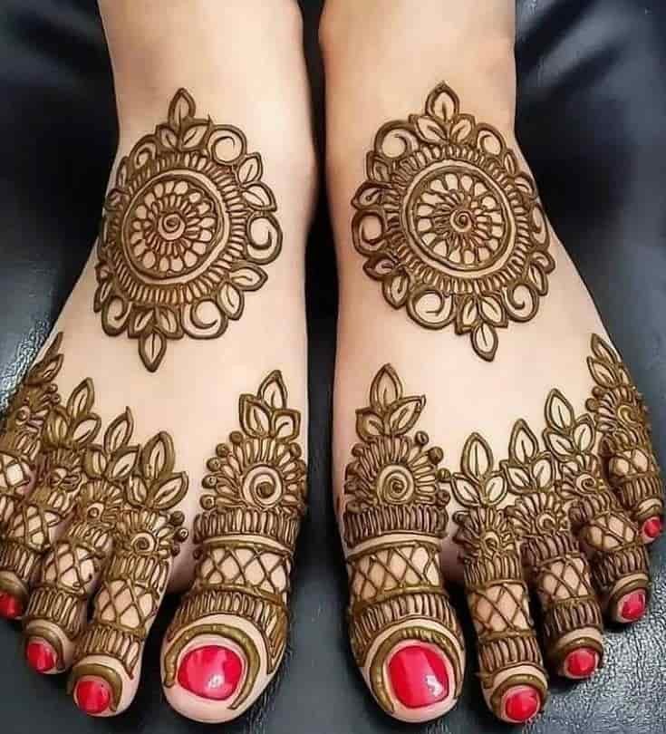 Top 50 Foot Finger Mehndi Designs to Elevate Your Bridal Look 15 Foot Finger Mehndi Designs