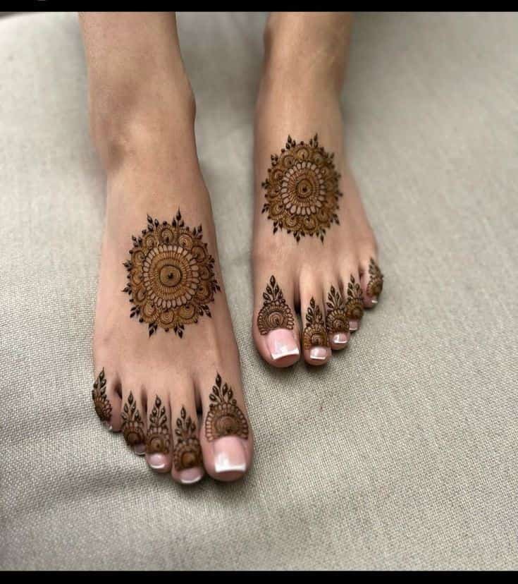 Top 50 Foot Finger Mehndi Designs to Elevate Your Bridal Look 41 Foot Finger Mehndi Designs