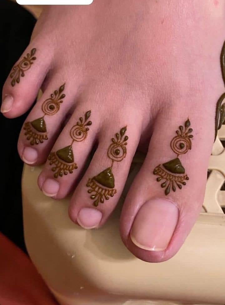 Top 50 Foot Finger Mehndi Designs to Elevate Your Bridal Look 30 Foot Finger Mehndi Designs