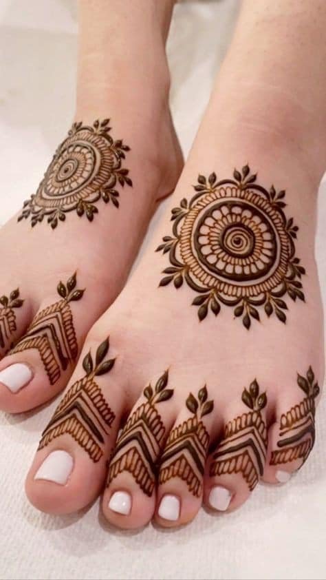 Top 50 Foot Finger Mehndi Designs to Elevate Your Bridal Look 22 Foot Finger Mehndi Designs