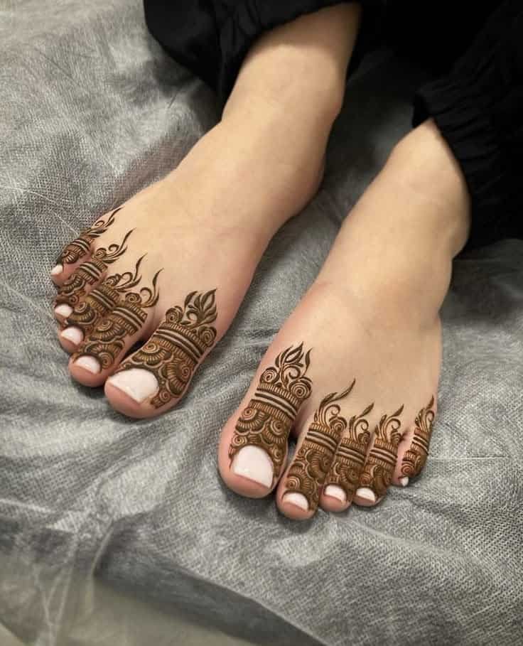 Top 50 Foot Finger Mehndi Designs to Elevate Your Bridal Look 45 Foot Finger Mehndi Designs