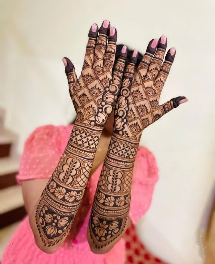 Top 25 Bridal Mehndi Designs for Full Hands – Latest Trends 2025 24 2fe5d35e5ec42c1dbab203bd75f51962 Bridal Mehndi Designs for Full Hands