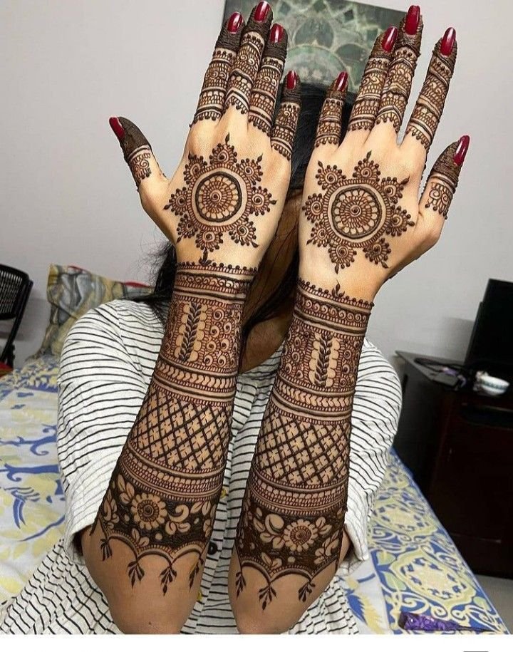 Top 25 Bridal Mehndi Designs for Full Hands – Latest Trends 2025 3 32c05f09d8adad20b3192eff9208fdf9 Bridal Mehndi Designs for Full Hands